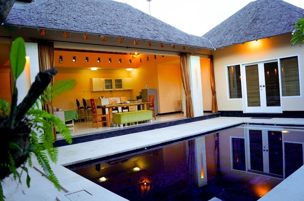 Kamuela Villas Seminyak Exterior foto